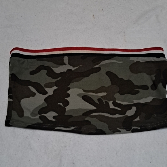 3/$15 Streetwear  society camo crop top - Picture 1 of 4